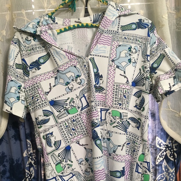 Egyptian Novelty Print Polyester Blouse Circa 1970s - Picture 3 of 4